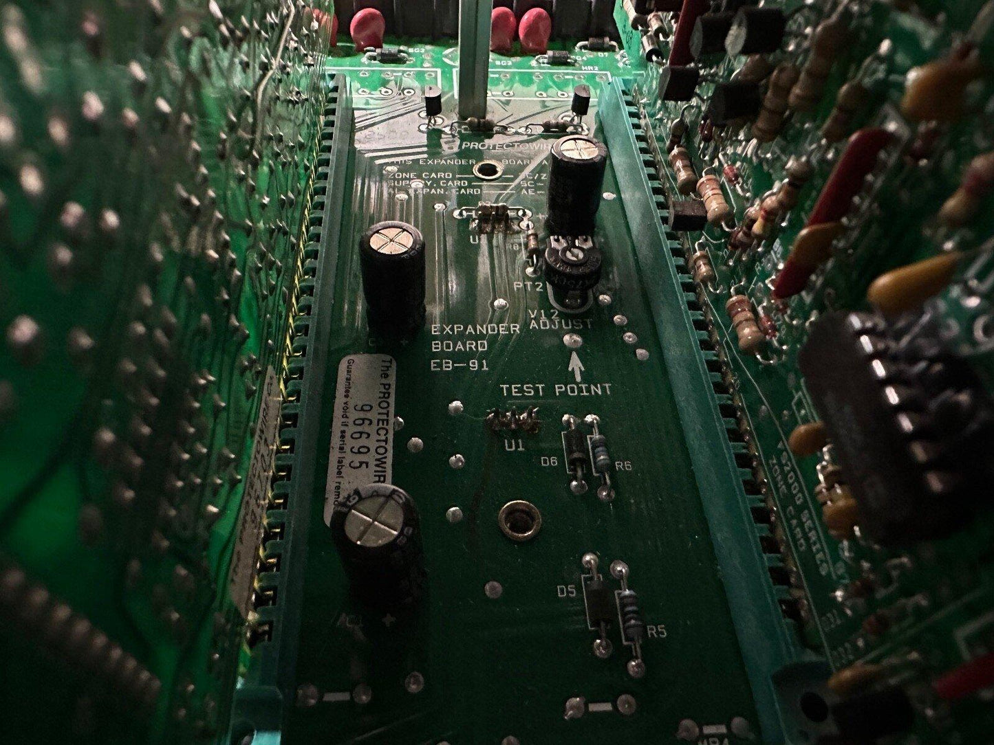 Fire alarm expander board EB-91 with test point and components for fire safety systems