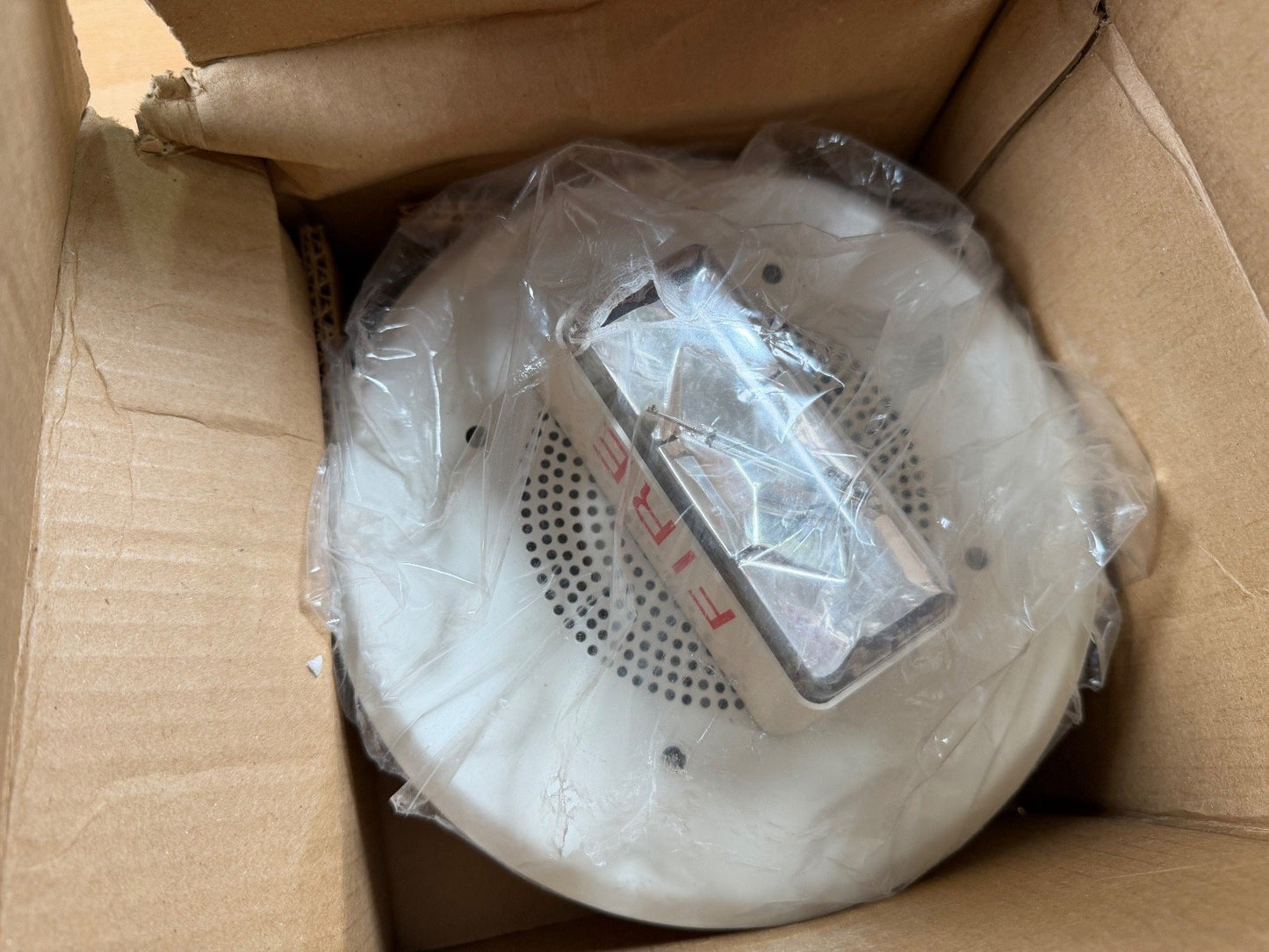 EST Edwards 965-7A-4RW Fire Alarm 4" Speaker Strobe Ceiling White (NEW IN BOX)