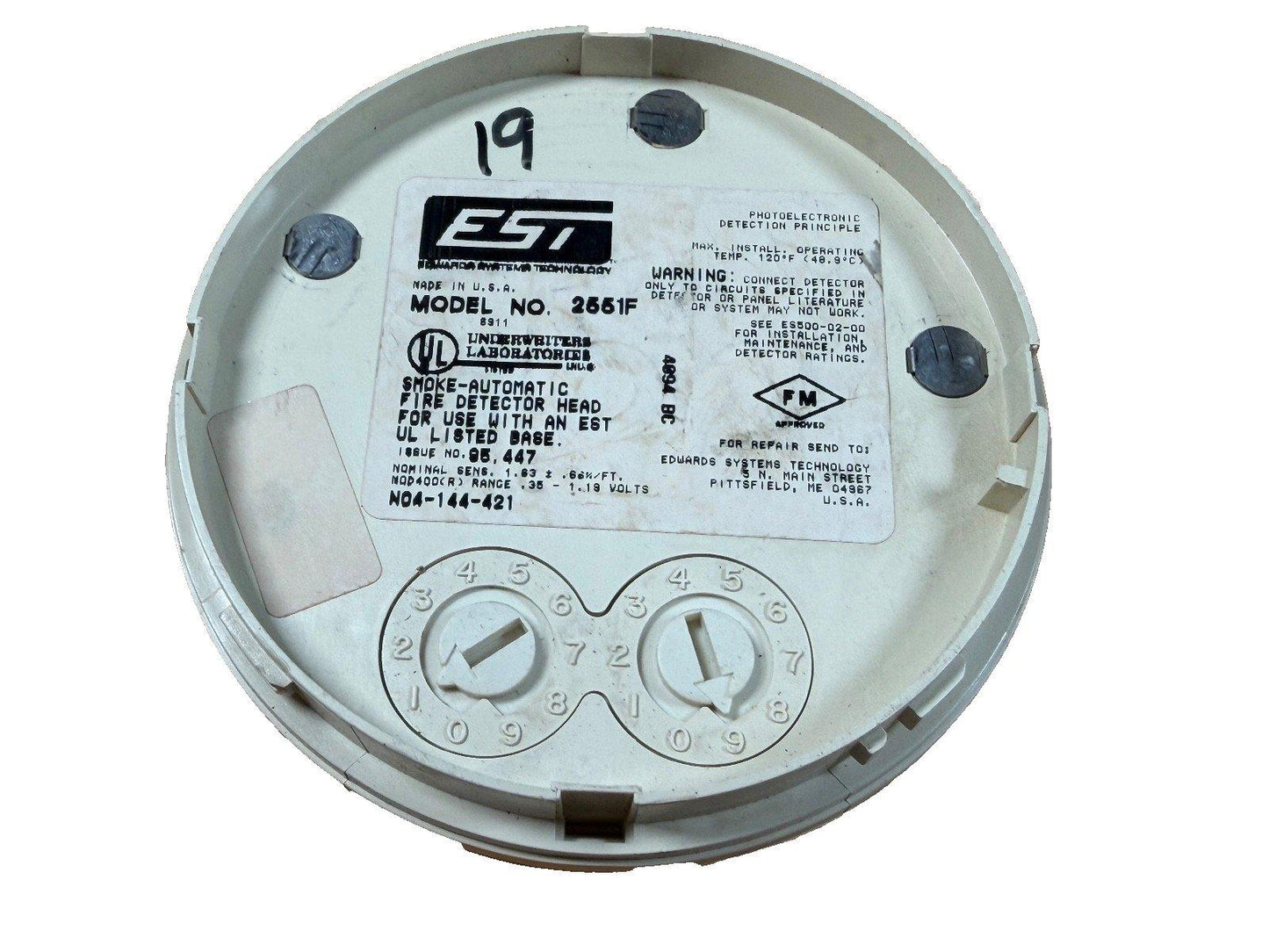 EST 2551F smoke detector head with UL listing, photoelectric sensor, and adjustment dials for fire alarm systems