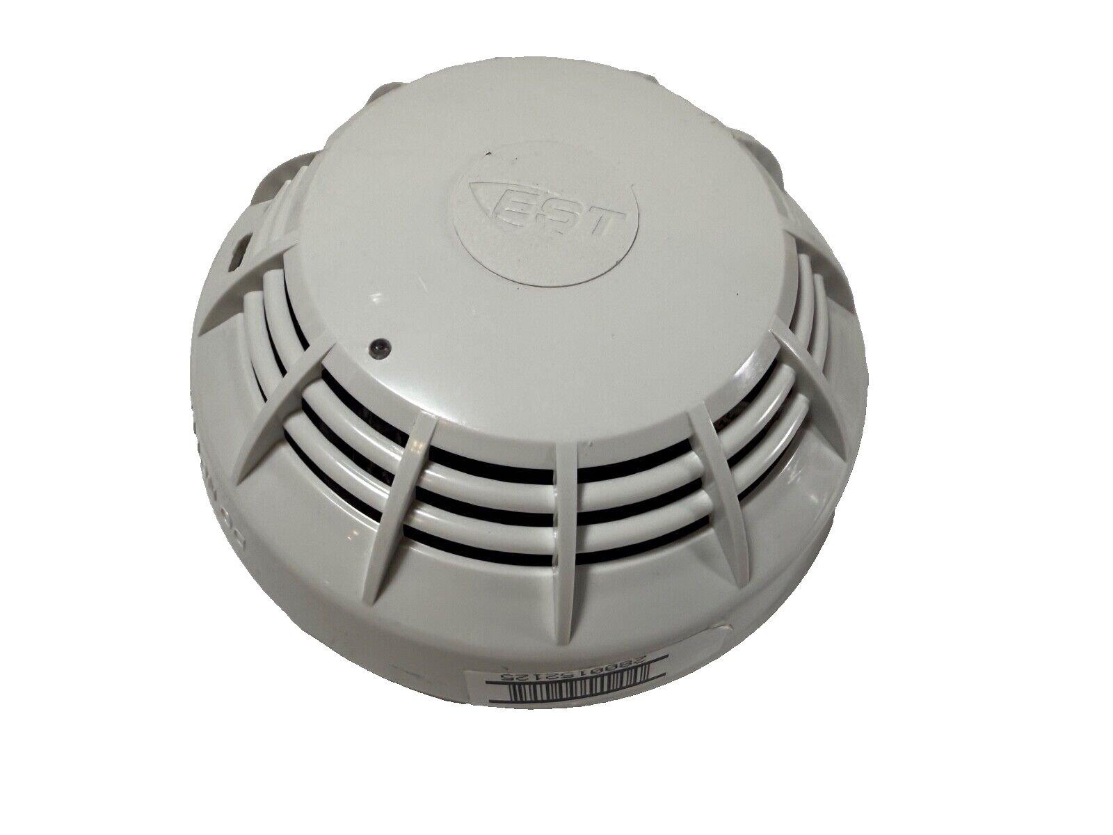 White EST smoke detector with slotted design for fire alarm systems