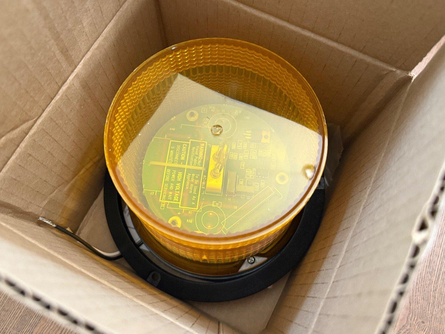 Eaton Wheelock AC-MAX-A Industrial Strobe Amber Lens (NEW IN BOX)