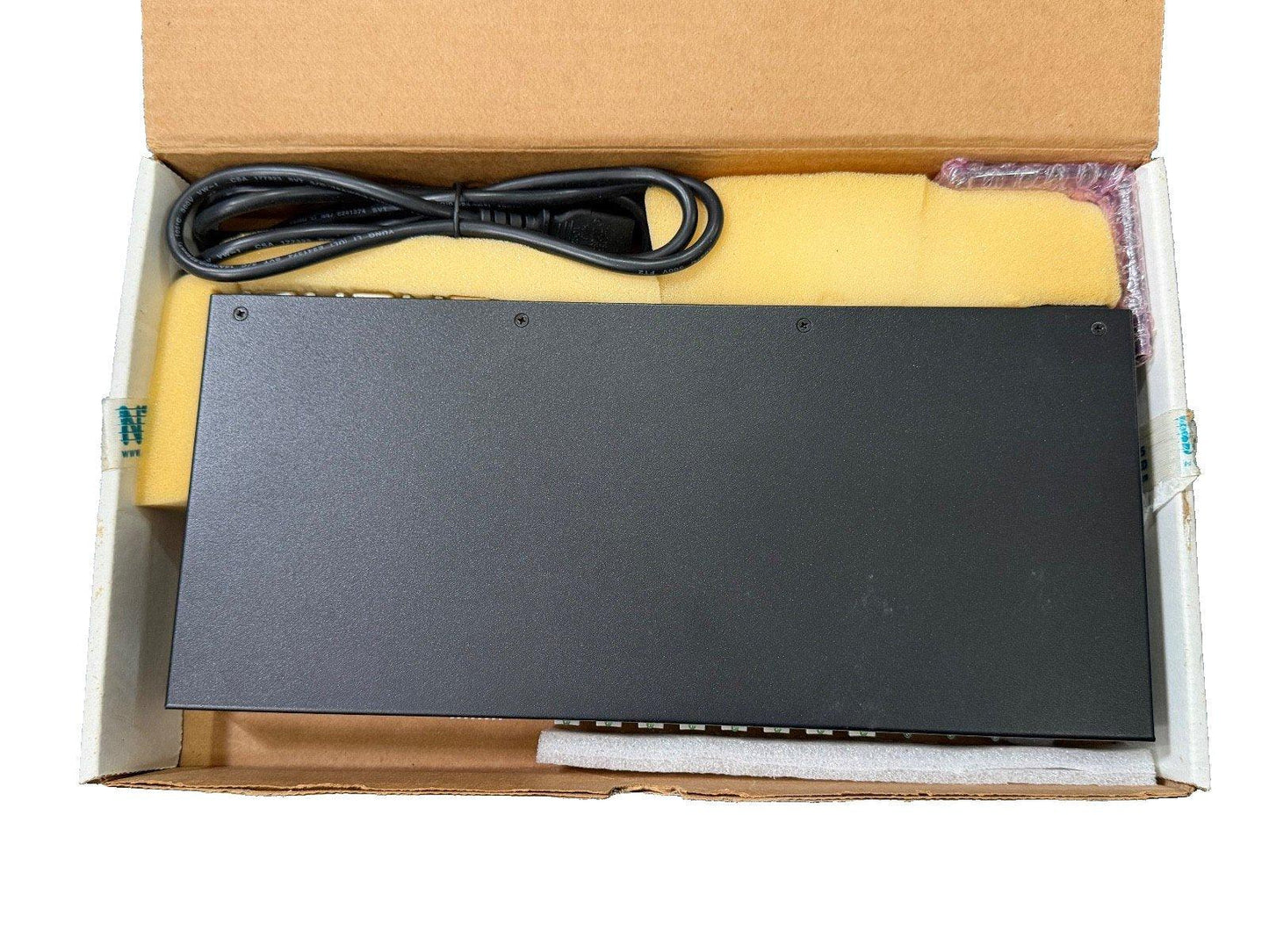 NTI UNIMUX-USBV-8O 8 Port USB KVM Switch
