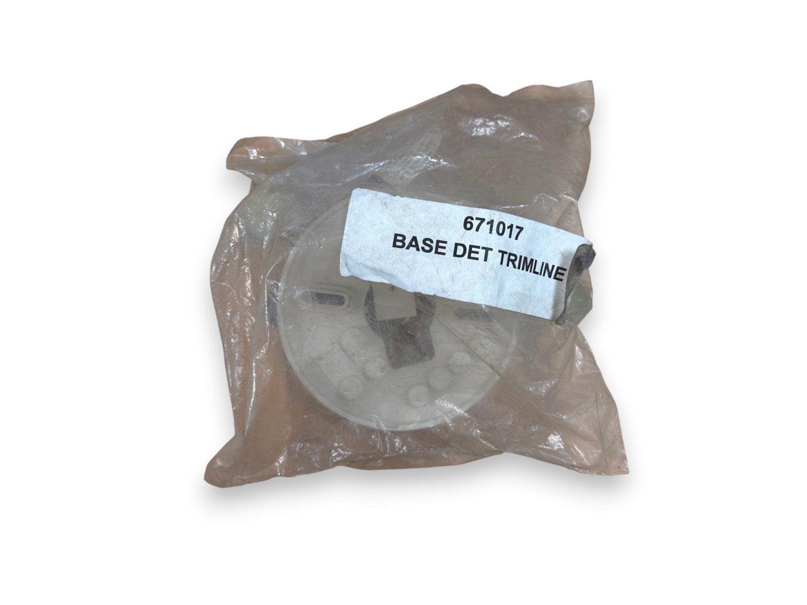 Base Det Trimline 671017 fire alarm component in plastic packaging