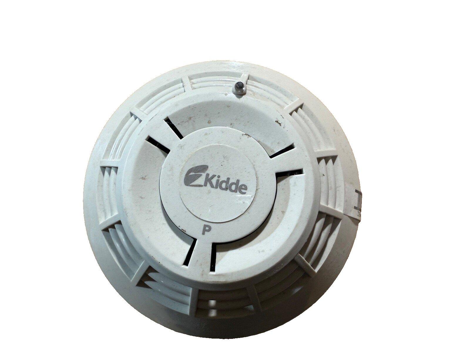 Kidde smoke detector for fire alarm systems, white circular design with vented housing