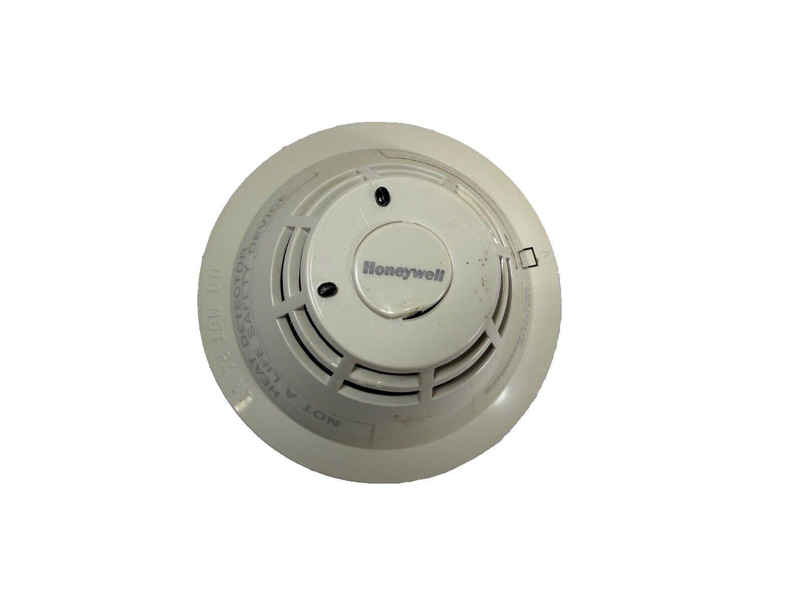 Honeywell smoke detector for fire alarm systems, white round safety device