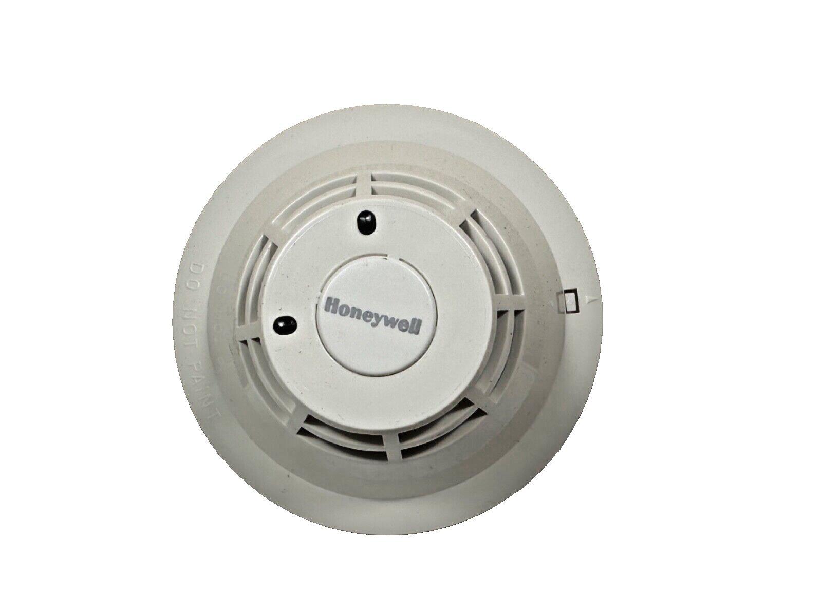 Honeywell smoke detector for fire alarm systems, white ceiling-mounted safety device