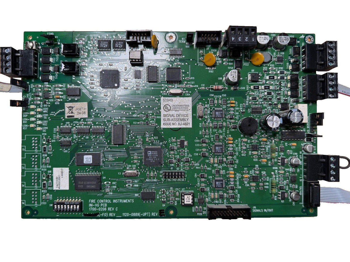 Fire alarm control panel circuit board with UL listed signal device components for fire safety systems